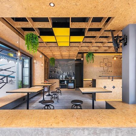 Lobsuek Hostel Бангкок Экстерьер фото