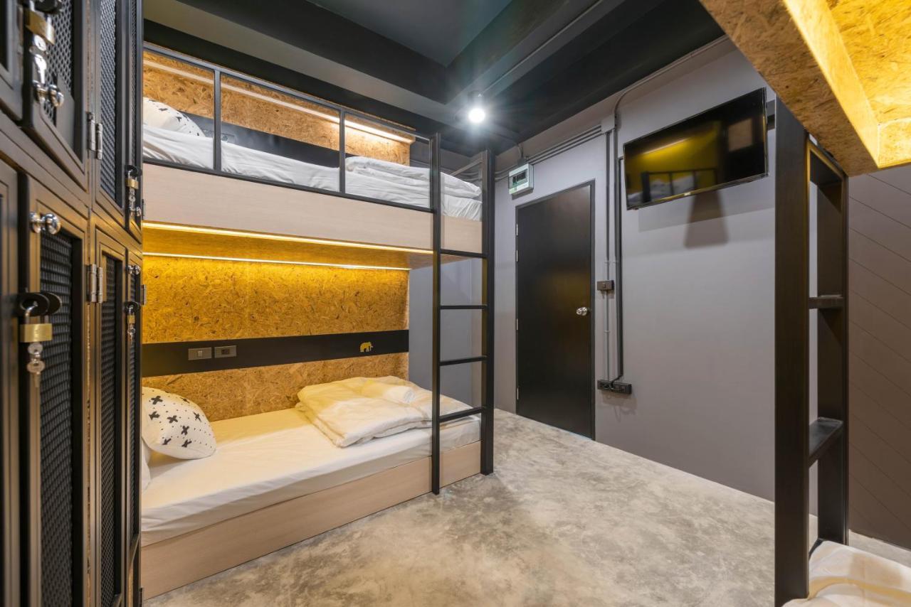 Lobsuek Hostel Бангкок Экстерьер фото